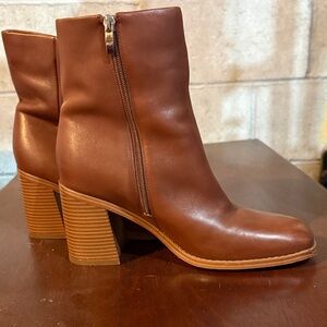 Excellent condition Marc Fisher booties size 9.5 brown